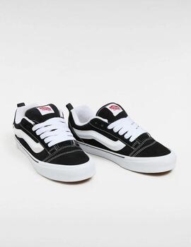 Zapatillas Vans Knu Skool Negra/Blanca unisex